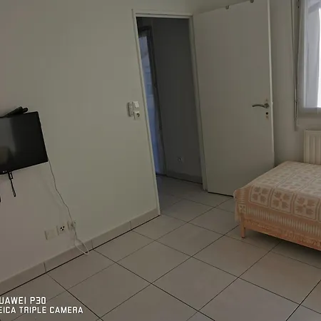 A Vous, 3 Pieces Ile Sud Avec Parking *